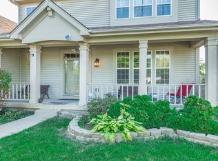 720 Red Barn Ln, Elgin, IL 60124