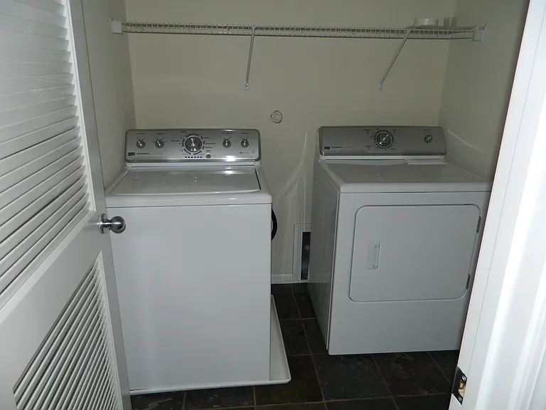 1027 Remington Oaks Cir — Photo 30
