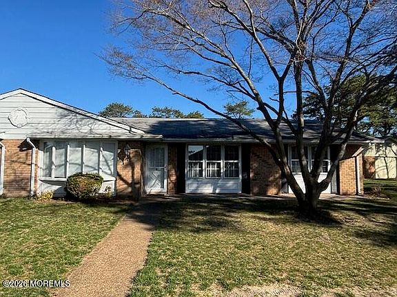 2nd image of 14B Cambridge Circle