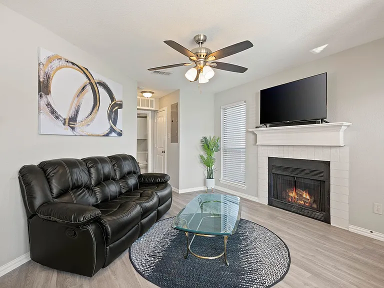 1608 Pecan Chase Cir #19 — Photo 6