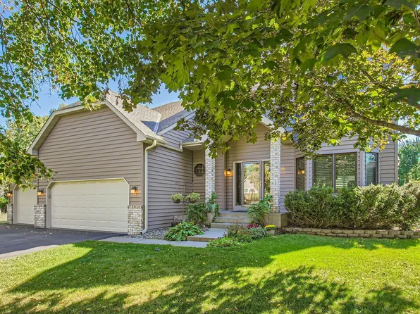 514 Linden Ln, Lino Lakes, MN 55014