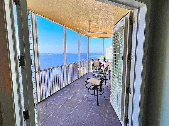 26th Floor: Direct Balcony Access from both King Suites