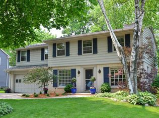 7385 N Seneca Rd, Fox Pt, WI 53217