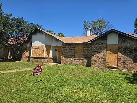 2nd image of 2820 Hamlett Ln