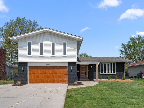 1437 Azalea Dr, Munster, IN 46321