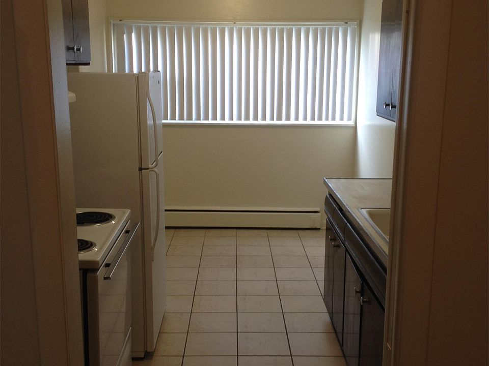 1st image of 499 E End Ave