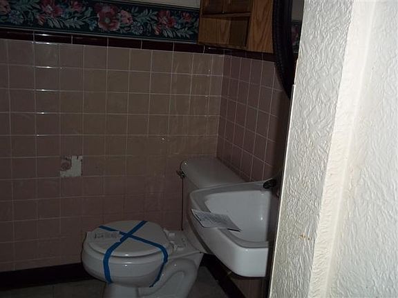 4th image of 914 Whittlesey St