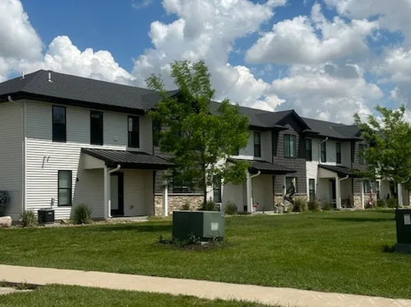 117 Preslee Ln #117, Hills, IA 52235
