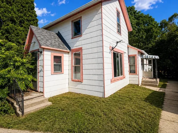 42 W Main St, Mayville, MI 48744