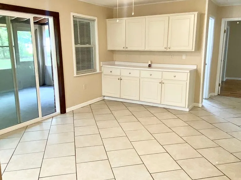 1315 Whitfield Park Dr — Photo 5