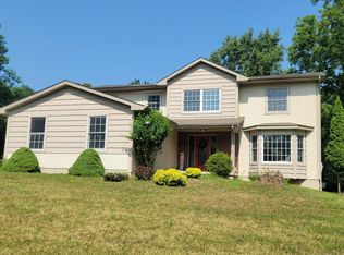 5900 Mary King Dr, Jackson, MI 49201