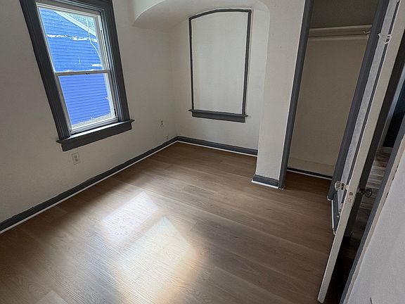 4th image of 747 S 23rd St APT 2