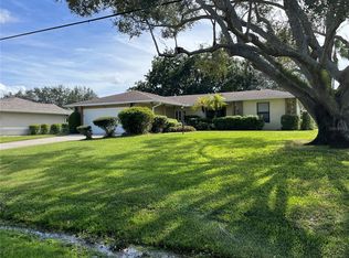932 Rose Arbor Dr, Sebastian, FL 32958