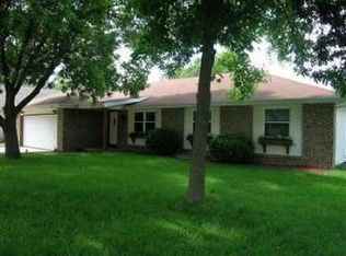 1707 W Winchester St, Springfield, MO 65807