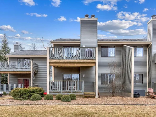 127 Geneva Cove Dr, Innsbrook, MO 63390