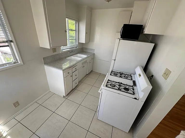 1214 S Orange Grove Ave #1214.25 — Photo 4