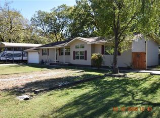 706 W Creek Ave, Sallisaw, OK 74955