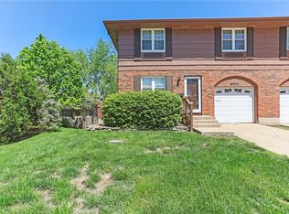 6955 NW Chapel Woods Ln, Kansas City, MO 64152