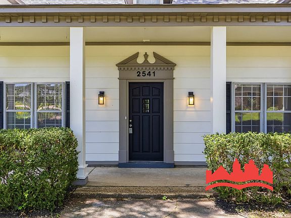 4th image of 2541 Surrey Wood Dr