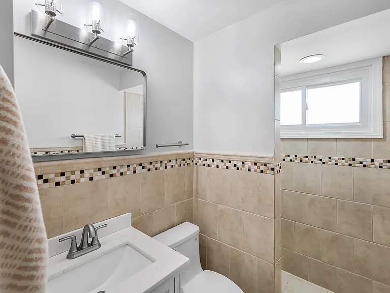 11574 Glamer Dr — Photo 9