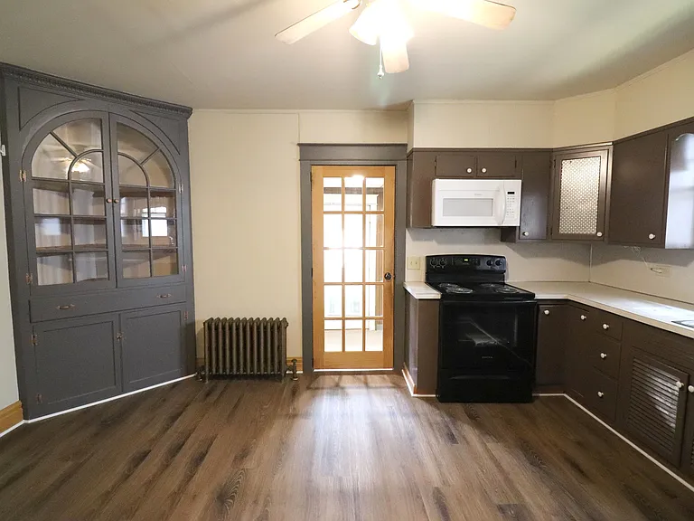 502 N State St — Photo 8