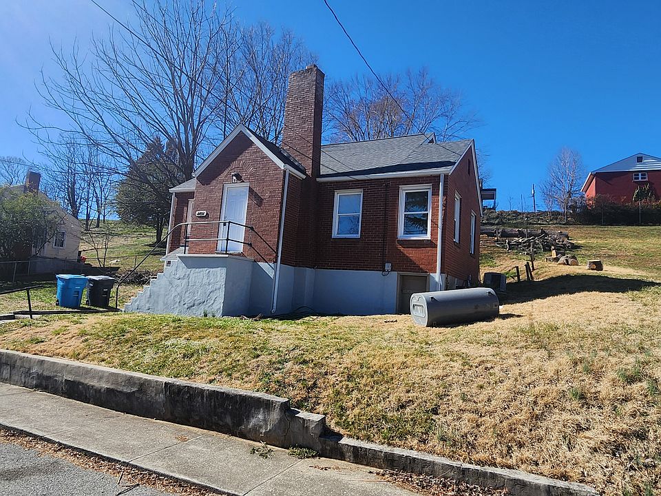1st image of 2252 King St NE