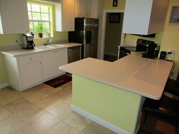 5th image of 12180 SW Elsinore Dr