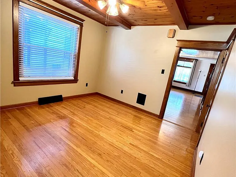 1119 Maple St — Photo 2