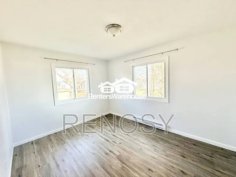 211 S Green St #1 — Photo 10
