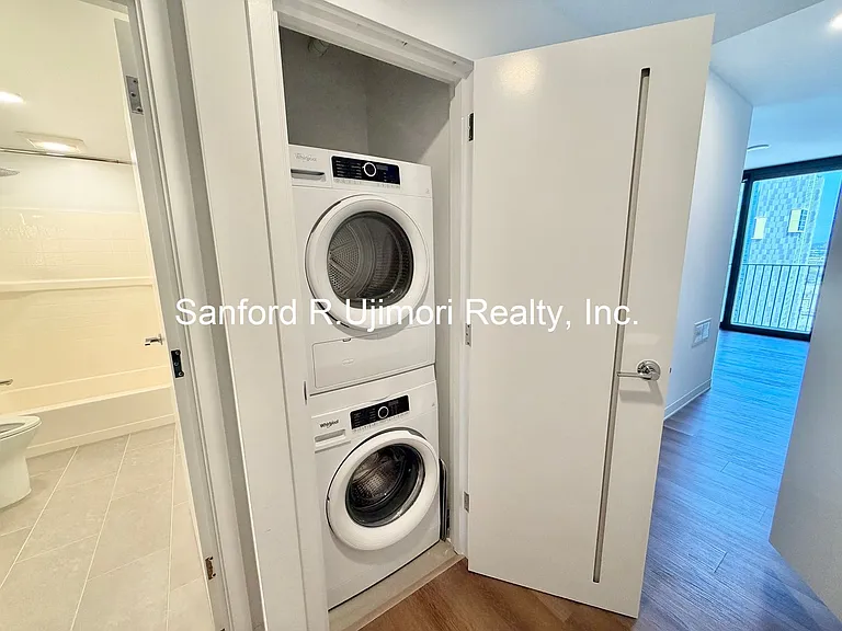 987 Queen St #2811 — Photo 4