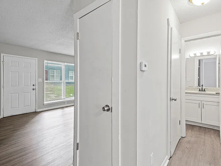 Redwood Village Townhomes — Photo 11