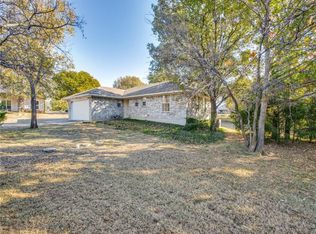 899 Baycrest Dr, Oak Pt, TX 75068