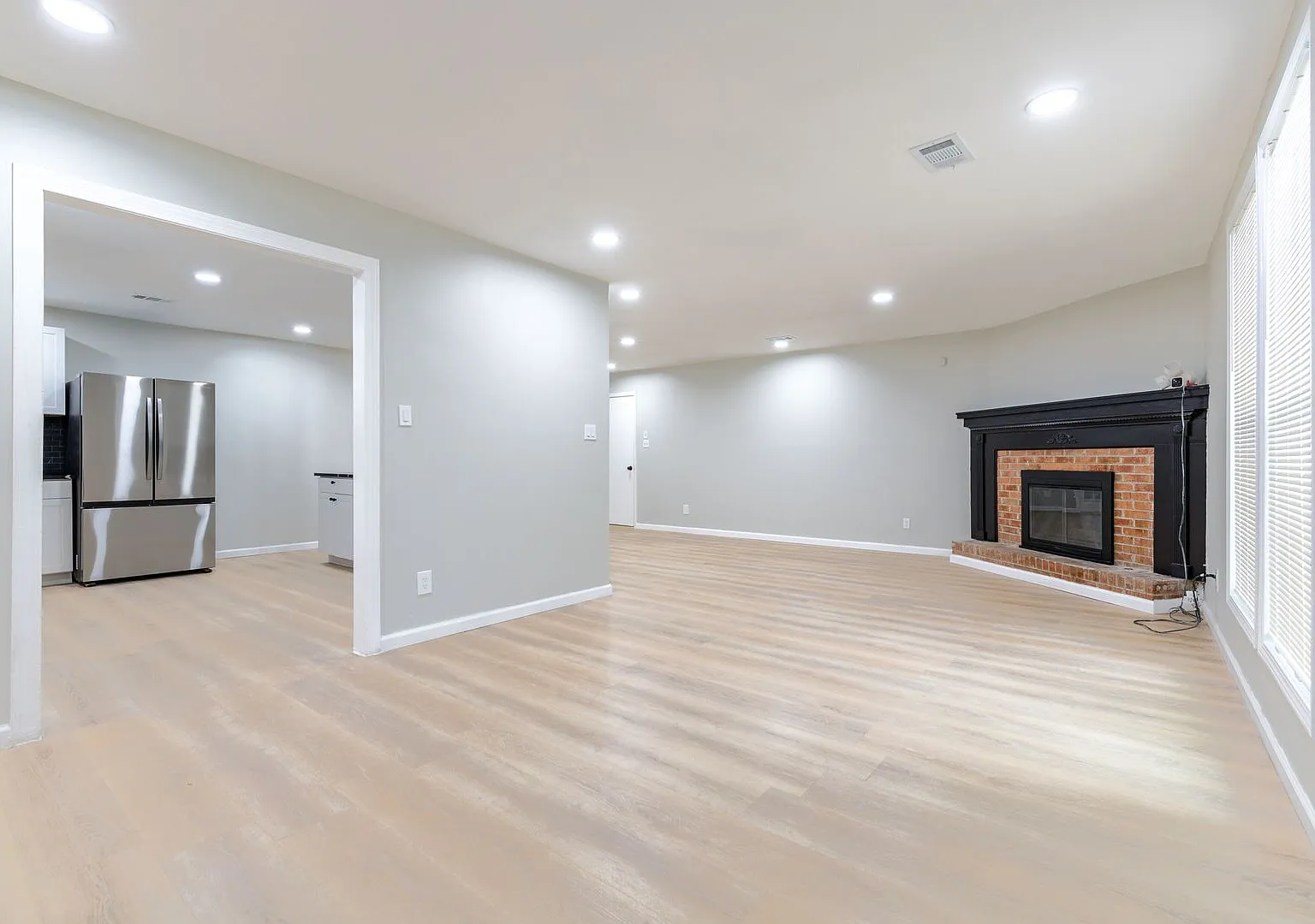 Stone Mountain 3 Bed/2Ba Gem! — Photo 2
