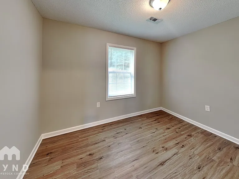 820 Clarence Jordan Ct — Photo 13
