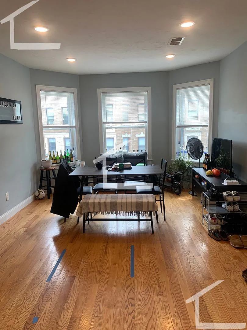 Beautiful modern 5 bed 2 bath unit in Allston-Brighton for 9/1 — Photo 1