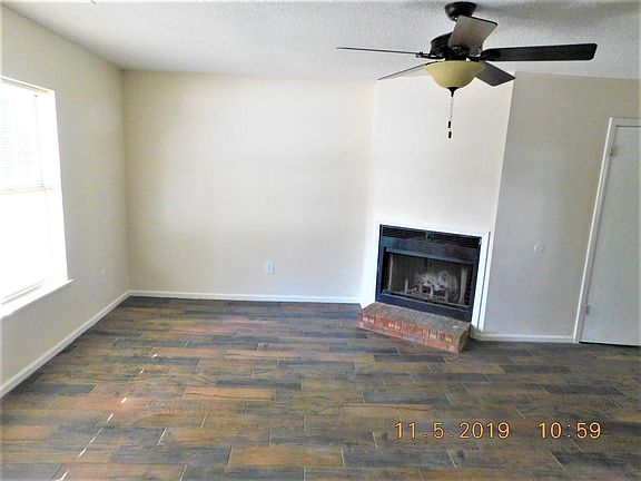 2nd image of 112 Country Town Dr