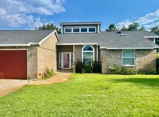 833 Linda Dr, Mary Esther, FL 32569