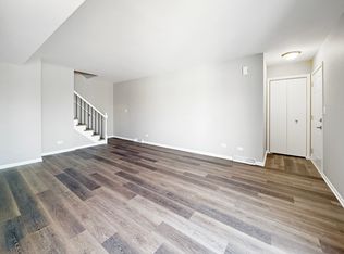 63 Spuhler Dr #63, Batavia, IL 60510