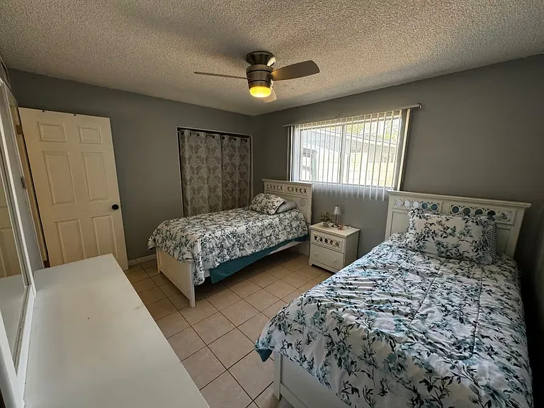 1213 W Galveston St — Photo 8