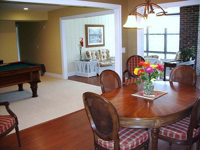 Breakfast / Dining Room