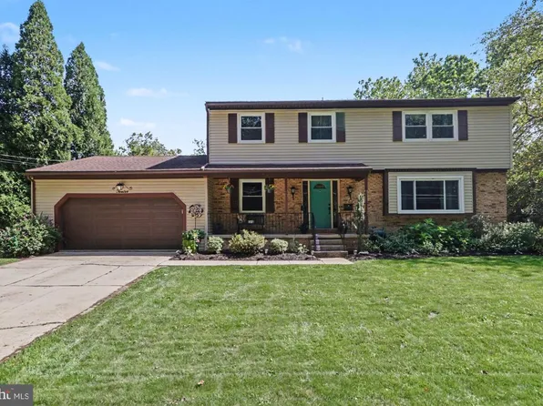 12 Tall Tree Dr, Camp Hill, PA 17011