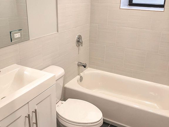 4th image of 3350 N Kenmore Ave #3350-CH1-M