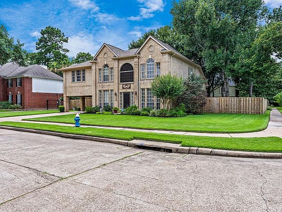 5th image of 16418 Willowpark Dr