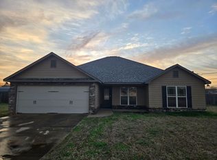 10 Wheatland Ct, Fort Mitchell, AL 36856