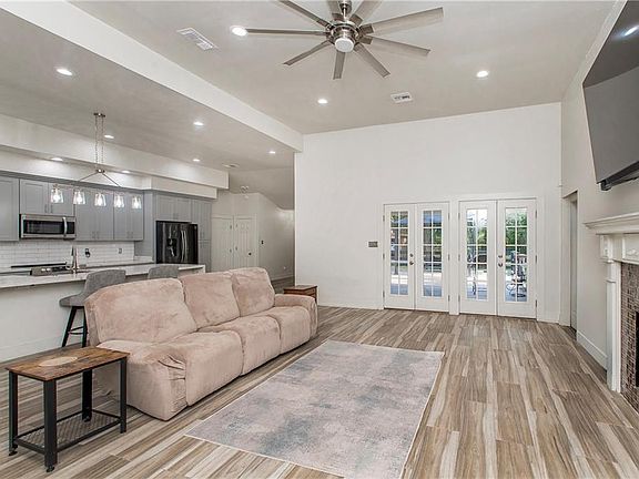 4th image of 12169 Northwood Dr