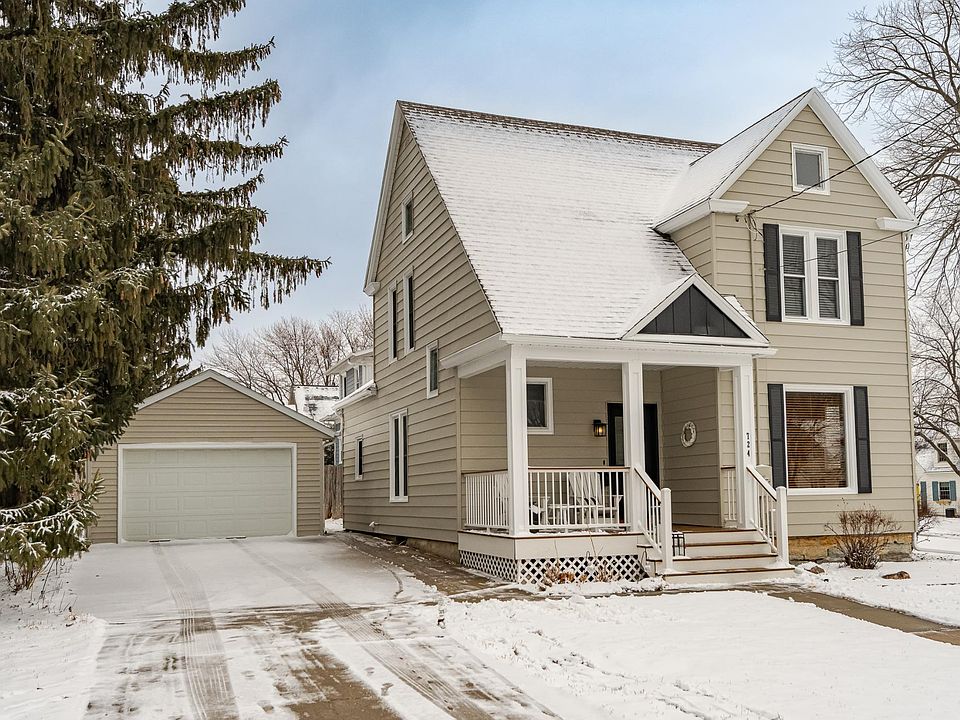 1st image of 724 6th Ave SW