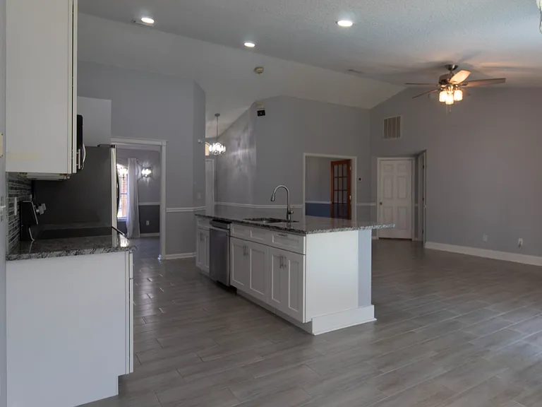 236 Clover Ct — Photo 12