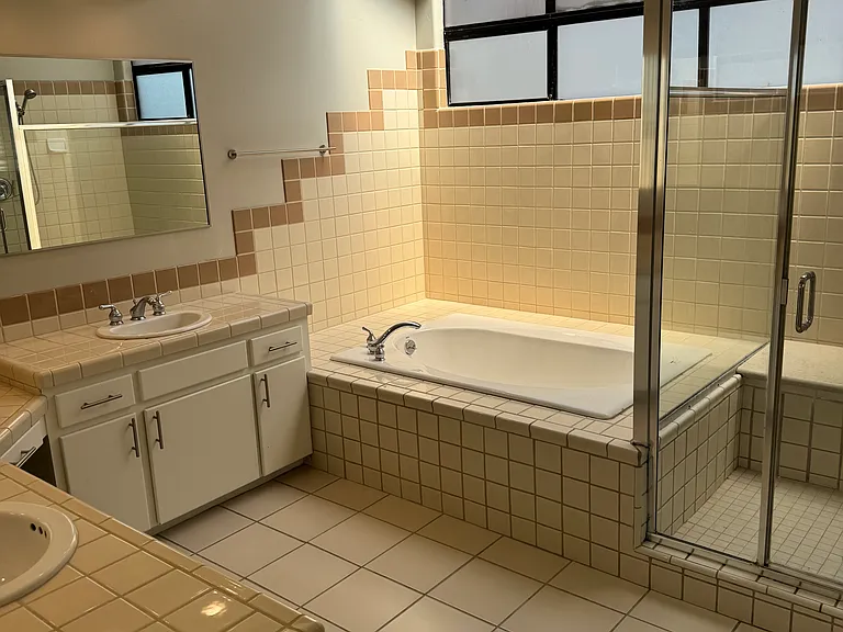 136 N Rios Ave — Photo 8