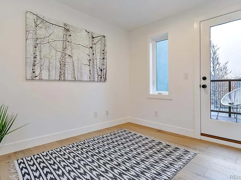 2740 N Clay St — Photo 16