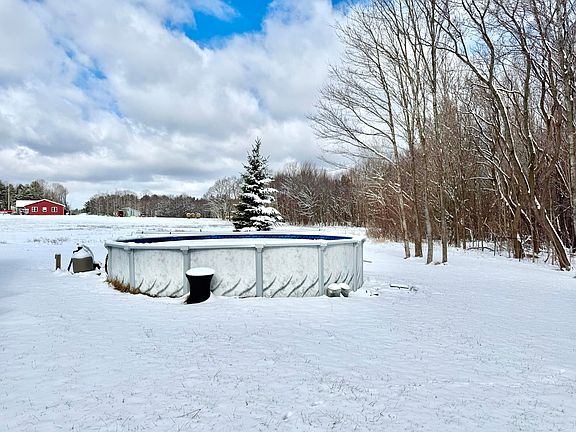 3rd image of 16 Gonyea Rd